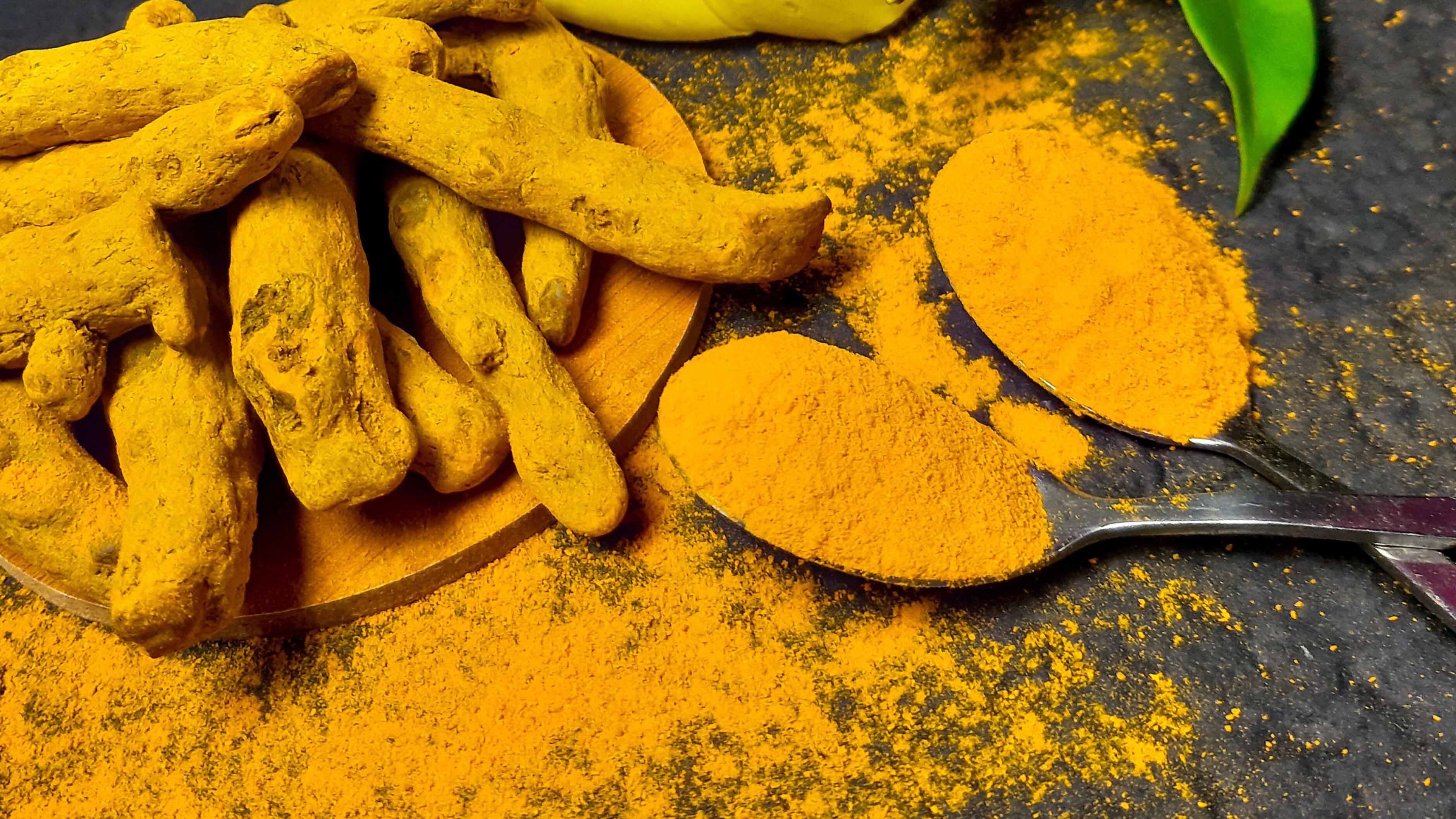 Moni tuntee kurkuman curryn keltaisena ainesosana, mutta tiesitkö, että mauste kiinnostaa myös ravintotutkijoita?